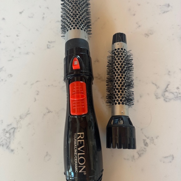 REVLON WOMEN'S BRUSH HAIR DRYER BRAND NEW NEVER HAS BEEN USED - Picture 1 of 7